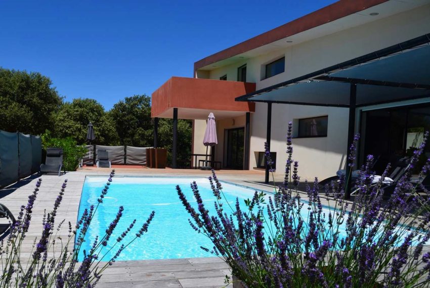 villa contemporaine a vendre a uzes