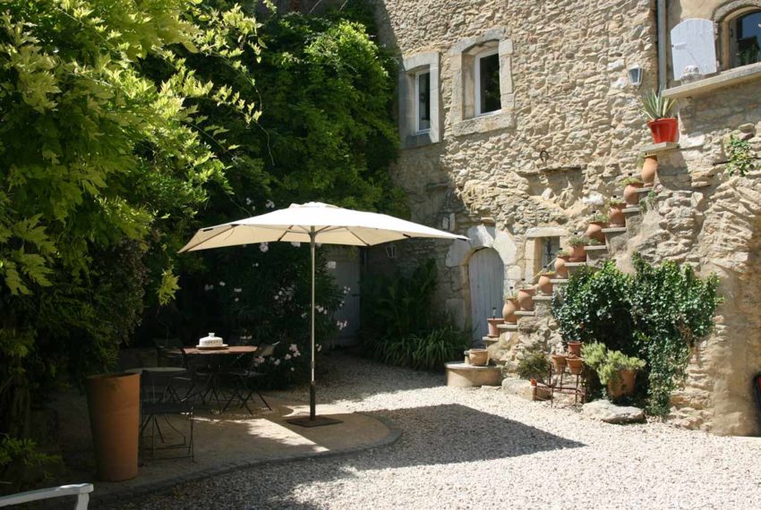 achat maison en pierre uzes