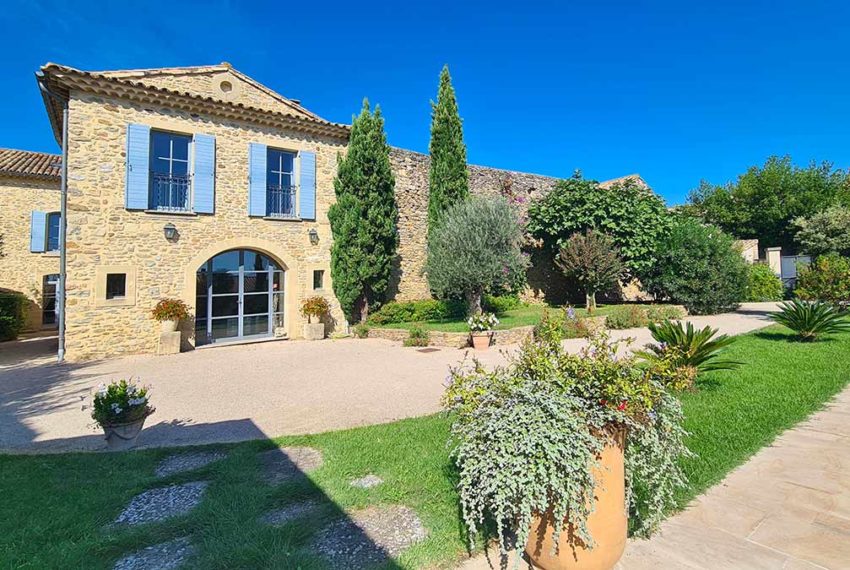 mas a vendre uzes