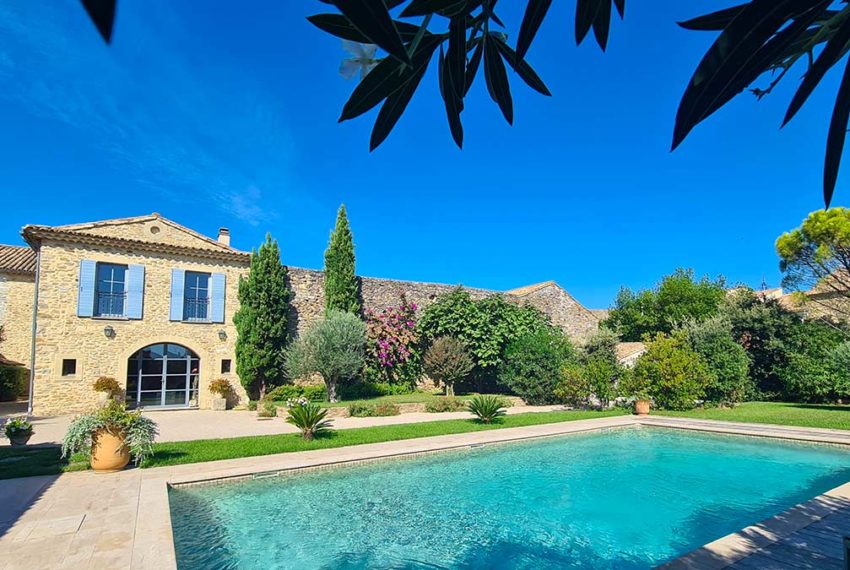 mas a vendre uzes