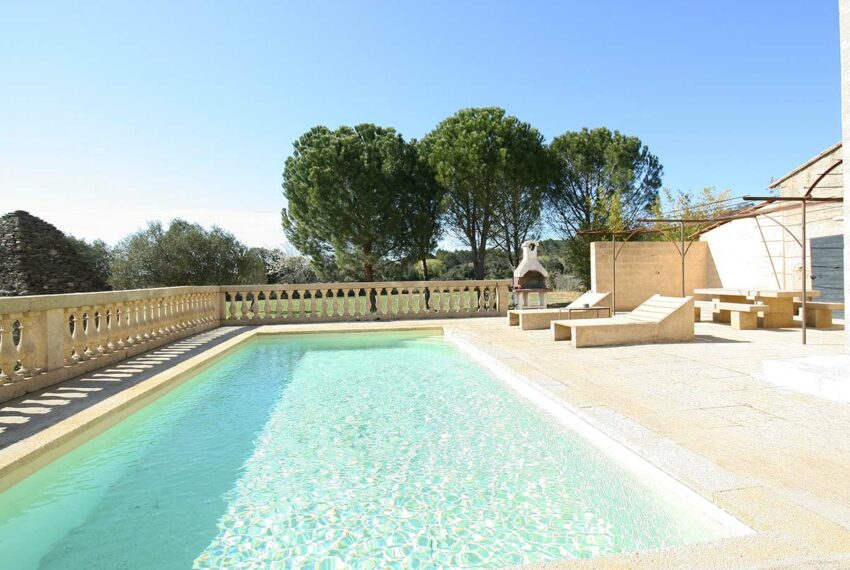 maison pierre piscine