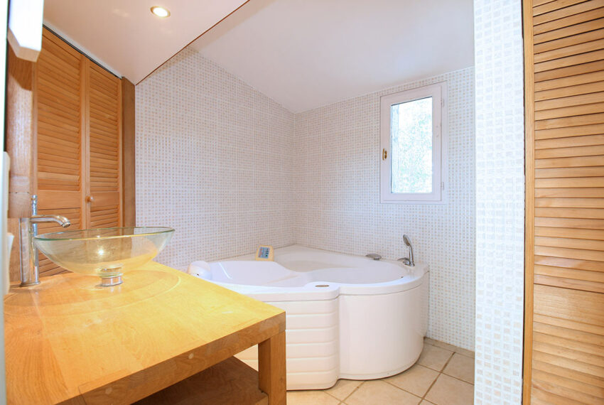 maison pierre piscine