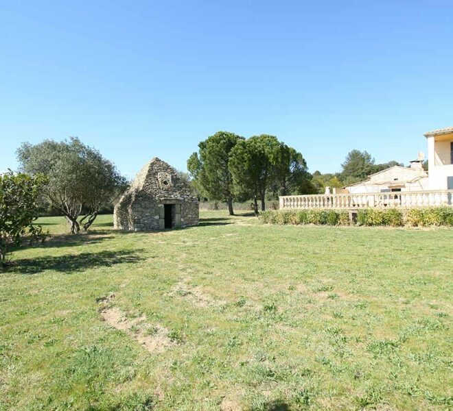 maison pierre piscine